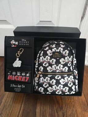 Black Mini Backpack Gift Set